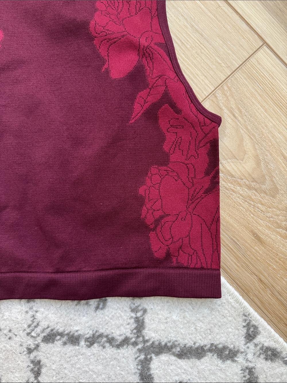 FABLETICS ROSETTE SEAMLESS CROP TOP - Picture 6 of 7